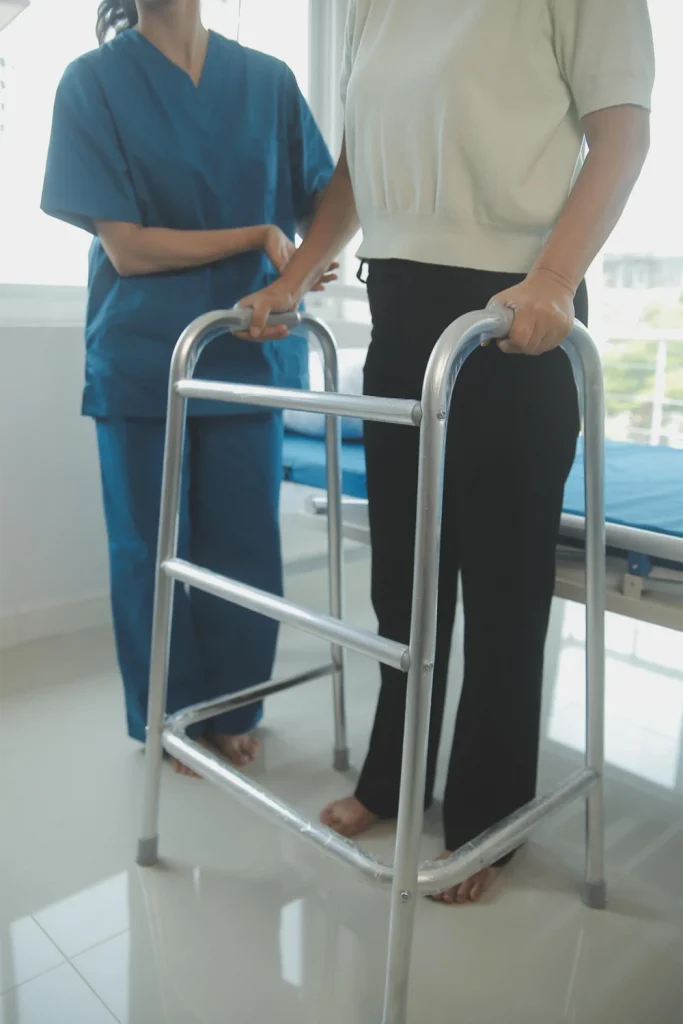 LOCAÇÃO DE ANDADOR, ALUGUEL DE ANDADOR, ANDADOR HOSPITALAR, ANDADOR ORTOPÉDICO, ANDADOR PARA IDOSO, ANDADOR AJUSTÁVEL, ANDADOR DOBRÁVEL, ANDADOR COM RODAS, ANDADOR COM ASSENTO, ANDADOR DE ALUMÍNIO, ANDADOR INFANTIL, ANDADOR PARA REABILITAÇÃO, ANDADOR MÉDICO, ANDADOR HOSPITAL, EQUIPAMENTOS ORTOPÉDICOS, LOCADORA DE ANDADOR, MOBILIDADE REDUZIDA, REABILITAÇÃO FÍSICA, APOIO À LOCOMOÇÃO, AJUDA DE LOCOMOÇÃO.