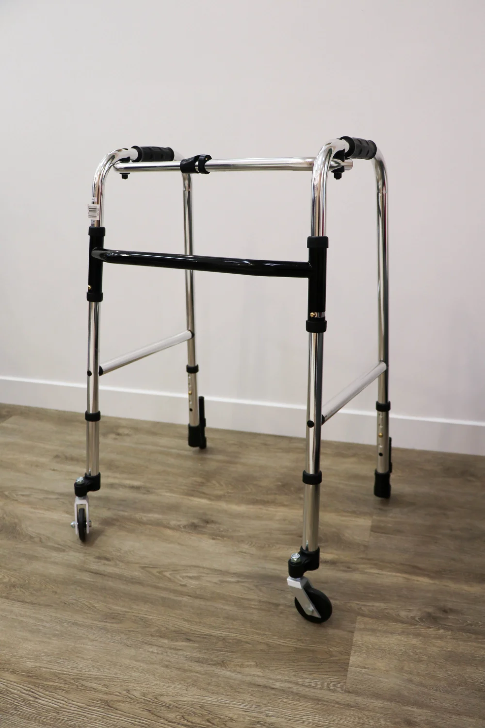 PRODUTOS ORTOPÉDICOS, LOJA DE PRODUTOS ORTOPÉDICOS, EQUIPAMENTOS ORTOPÉDICOS, LOCAÇÃO DE PRODUTOS ORTOPÉDICOS, ALUGUEL DE EQUIPAMENTOS ORTOPÉDICOS, SUPORTE ORTOPÉDICO, MULETA CANADENSE, MULETA AXILAR, ANDADOR ORTOPÉDICO, CADEIRA DE RODAS, CADEIRA DE BANHO, BOTA IMOBILIZADORA, ÓRTESES, PRÓTESES, CINTA ABDOMINAL, TORNOZELEIRA ORTOPÉDICA, JOELHEIRA ORTOPÉDICA, COLETE CERVICAL, SUPORTE PARA JOELHO, SUPORTE LOMBAR.