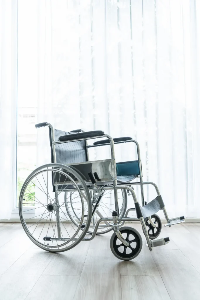 LOCAÇÃO DE CADEIRA DE RODAS, ALUGUEL DE CADEIRA DE RODAS, CADEIRA DE RODAS HOSPITALAR, CADEIRA DE RODAS DOBRÁVEL, CADEIRA DE RODAS MANUAL, CADEIRA DE RODAS MOTORIZADA, CADEIRA DE RODAS RECLINÁVEL, CADEIRA DE RODAS PARA IDOSO, CADEIRA DE RODAS ALUMÍNIO, MOBILIDADE REDUZIDA, EQUIPAMENTOS ORTOPÉDICOS, EQUIPAMENTOS HOSPITALARES, REABILITAÇÃO FÍSICA, SUPORTE DE LOCOMOÇÃO, APOIO À MOBILIDADE, CUIDADOS DOMICILIARES, LOCAÇÃO HOSPITALAR, ALUGUEL DE EQUIPAMENTOS MÉDICOS, EQUIPAMENTOS PARA PACIENTES, ACESSIBILIDADE.