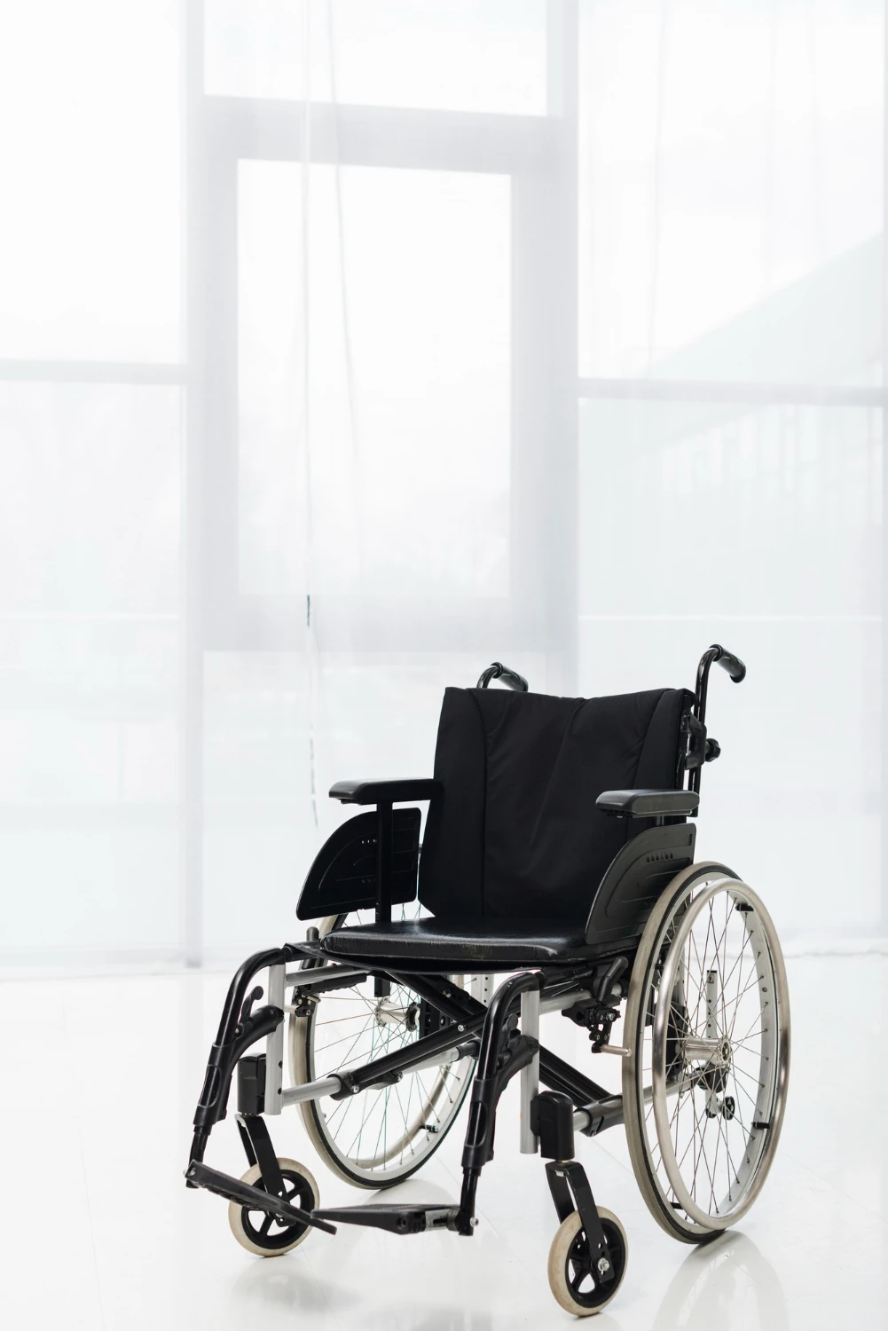 LOCAÇÃO DE CADEIRA DE RODAS, ALUGUEL DE CADEIRA DE RODAS, CADEIRA DE RODAS HOSPITALAR, CADEIRA DE RODAS DOBRÁVEL, CADEIRA DE RODAS MANUAL, CADEIRA DE RODAS MOTORIZADA, CADEIRA DE RODAS RECLINÁVEL, CADEIRA DE RODAS PARA IDOSO, CADEIRA DE RODAS ALUMÍNIO, MOBILIDADE REDUZIDA, EQUIPAMENTOS ORTOPÉDICOS, EQUIPAMENTOS HOSPITALARES, REABILITAÇÃO FÍSICA, SUPORTE DE LOCOMOÇÃO, APOIO À MOBILIDADE, CUIDADOS DOMICILIARES, LOCAÇÃO HOSPITALAR, ALUGUEL DE EQUIPAMENTOS MÉDICOS, EQUIPAMENTOS PARA PACIENTES, ACESSIBILIDADE.