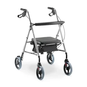 Andador ortopédico de alumínio prata com quatro rodas modelo D12 Dellamed, posicionado em ângulo diagonal sobre fundo branco. O dispositivo conta com manoplas ergonômicas pretas equipadas com manetes de freio, assento estofado preto com encosto em faixa flexível e um cesto aramado metálico preto posicionado logo abaixo do assento.
