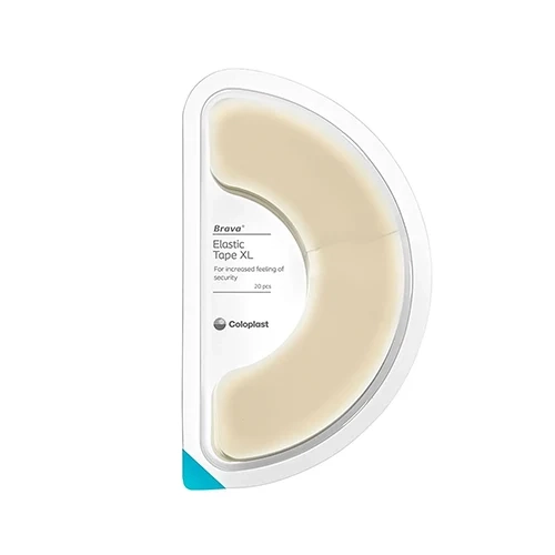 Embalagem plástica protetora e transparente contendo unidades da fita adesiva elástica Brava Elastic Tape XL em formato semicircular de "C" na cor bege claro, exibida verticalmente sobre um fundo branco minimalista. A parte frontal da embalagem traz informações técnicas impressas em letras pretas com o logotipo cinza da fabricante Coloplast.