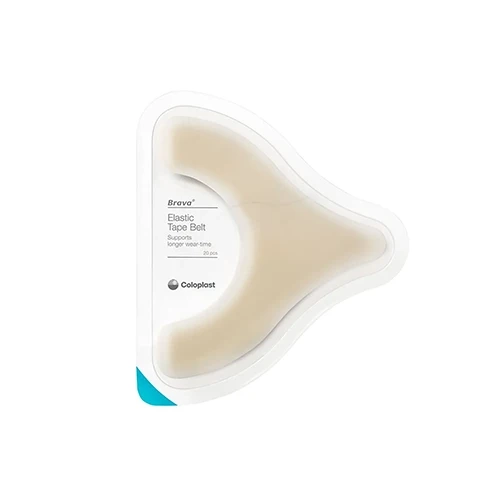 Embalagem plástica protetora e transparente contendo unidades da fita adesiva elástica Brava Elastic Tape Belt com design ramificado em formato de "Y" na cor bege claro, exibida verticalmente sobre um fundo branco minimalista. A embalagem apresenta detalhes informativos em letras pretas e exibe o logotipo cinza da fabricante Coloplast.