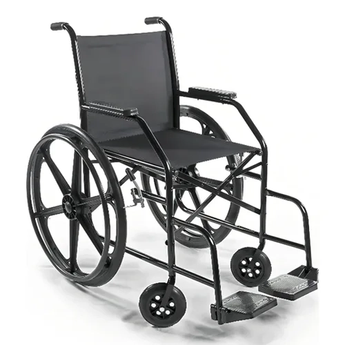 Andador ortopédico tipo rollator de quatro rodas em alumínio prata e preto, equipado com assento acolchoado, cesto porta-objetos, encosto de proteção e freios manuais.
